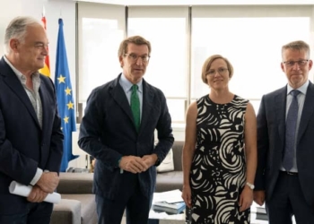 Feijóo garantiza a los embajadores de Suecia y Finlandia el apoyo del PP a su ingreso en la OTAN