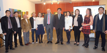 El embajador Lhuillier inaugura una exposición de artistas filipinos