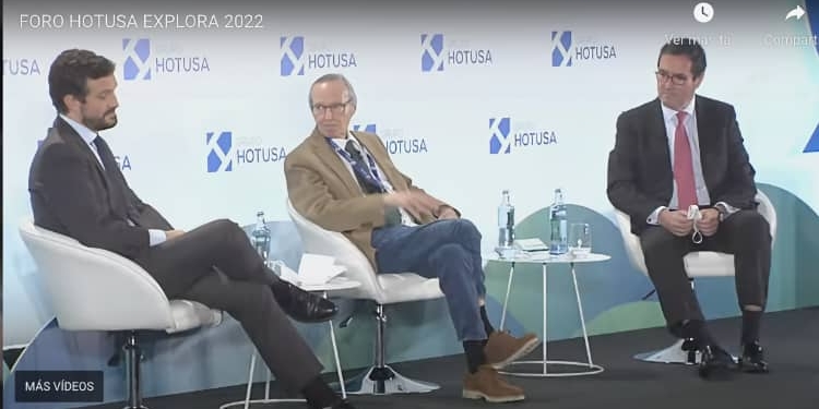 Pablo Casado, Josep Piqué y Antonio Garamendi durante el primer debate del foro./ Imagen: Hotusa