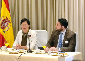 La embajadora de Estonia resalta las oportunidades de negocio en su país