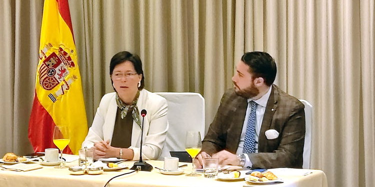 La embajadora de Estonia resalta las oportunidades de negocio en su país