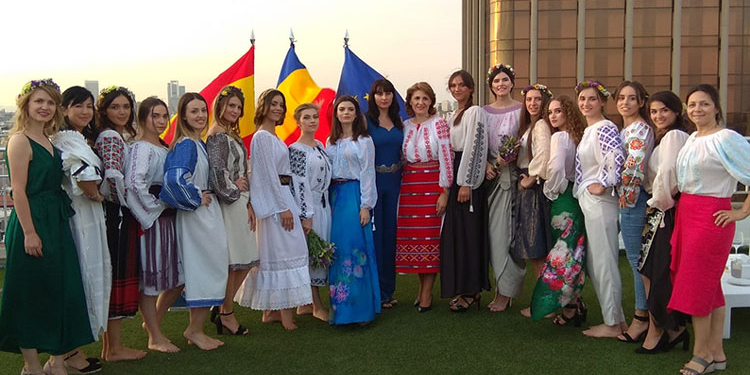 La Embajada de Rumanía celebra el Día de la Blusa Rumana