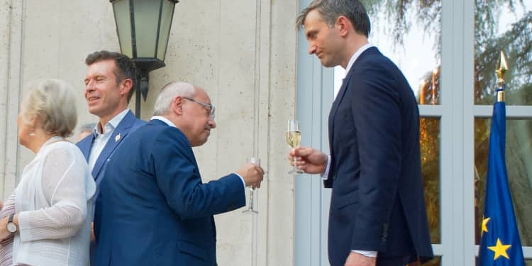 «El 14 de julio cobra relieve ante los populismos que intentan pervertir la democracia»