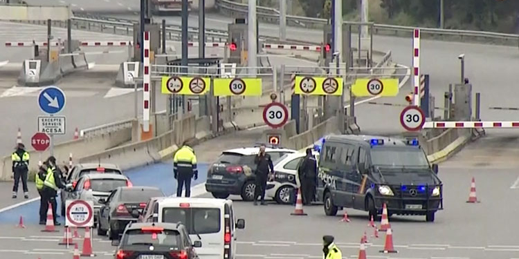 Controles policiales en la frontera hispano-francesa.