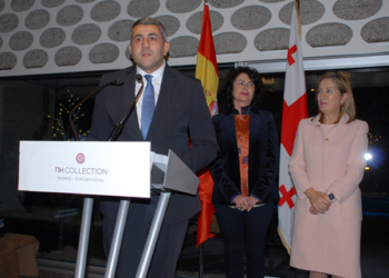 El embajador de Georgia se despide para asumir la Secretaría General de la OMT