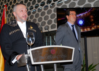 El embajador Ilia Giorgadze, durante su discurso./ Fotos: AR