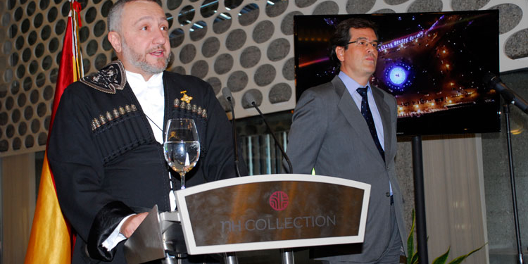 El embajador Ilia Giorgadze, durante su discurso./ Fotos: AR