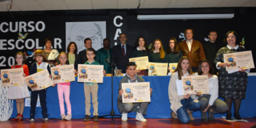 Escolares contra la violencia en el aniversario de la muerte de Gandhi