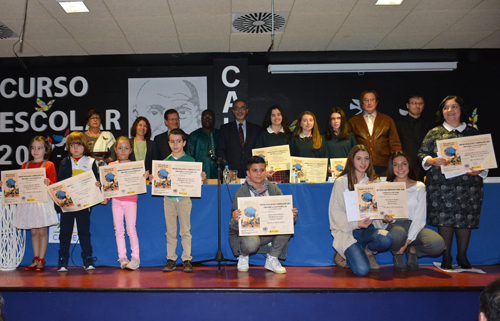 Escolares contra la violencia en el aniversario de la muerte de Gandhi