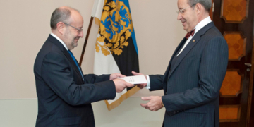 Estonia concede la Orden de la Cruz de Terra Mariana a Fernando García Casas
