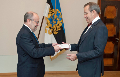 Estonia concede la Orden de la Cruz de Terra Mariana a Fernando García Casas