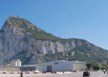 Albares asegura que España está preparada para un «no acuerdo» sobre Gibraltar