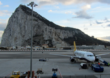 El Gobierno reafirma su política hacia Gibraltar y reprocha a Londres su actitud