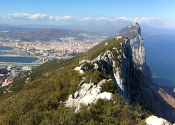 España incluye fiscalidad propia para Gibraltar en su oferta de cosoberanía