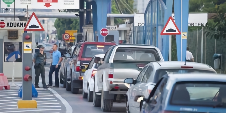 España no aplicará el nuevo régimen de control de pasaportes a los gibraltareños, pero sí a los españoles