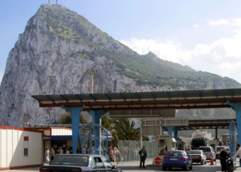 Madrid anima a Londres a negociar las condiciones post-Brexit para Gibraltar