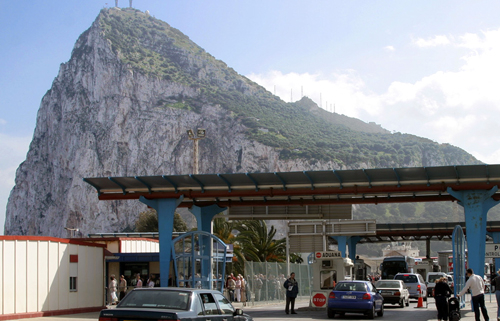 Madrid anima a Londres a negociar las condiciones post-Brexit para Gibraltar