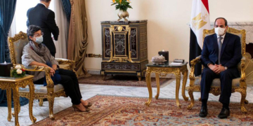 La ministra de Exteriores, durante su reunión con el presidente egipcio.