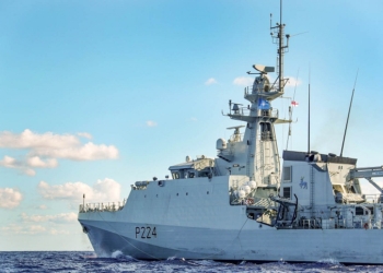 Un buque de guerra de la Royal Navy llega a Gibraltar, donde tendrá su base permanente