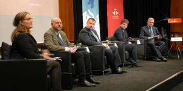 Reyes sin reinos: Casas Reales exiliadas en España por el comunismo