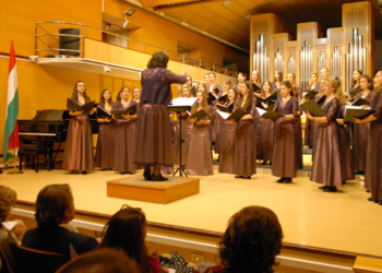 La embajadora de Hungría reinvindica la unidad europea frente al nacionalismo