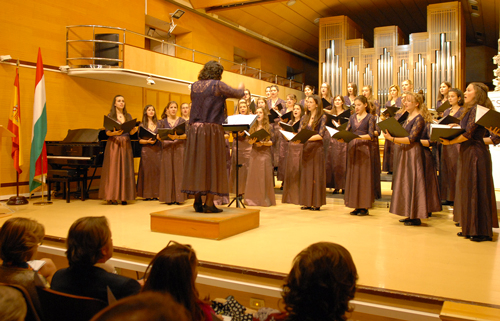 La embajadora de Hungría reinvindica la unidad europea frente al nacionalismo