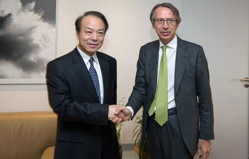 La agencia española EFE y la china Xinhua acuerdan una colaboración más profunda