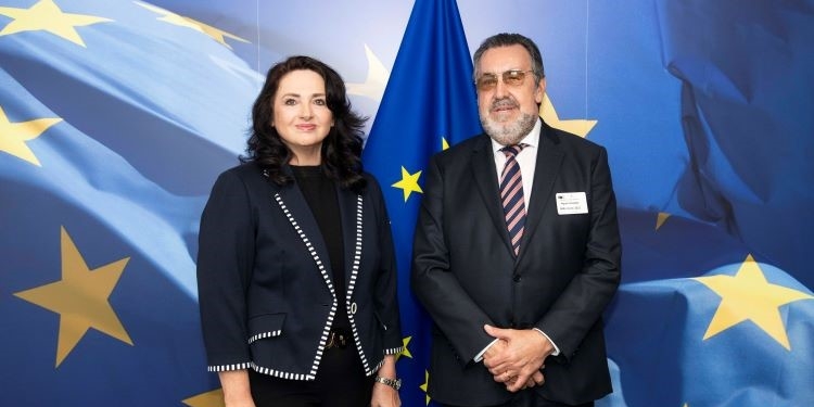 Bruselas y la ONCE esperan que la Presidencia española ayude a las personas con discapacidad