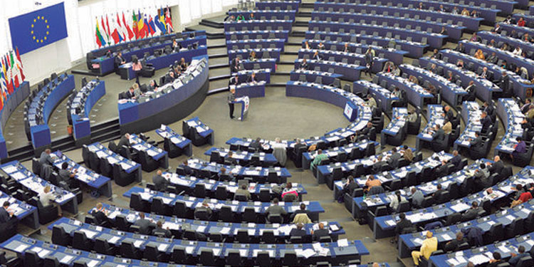 Si obtuvieran en conjunto un tercio del Parlamento Europeo, los antieuropeos podrían llegar a destruir la UE. 