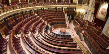 Sánchez fuerza la parálisis del Congreso para asegurar su investidura con Puigdemont