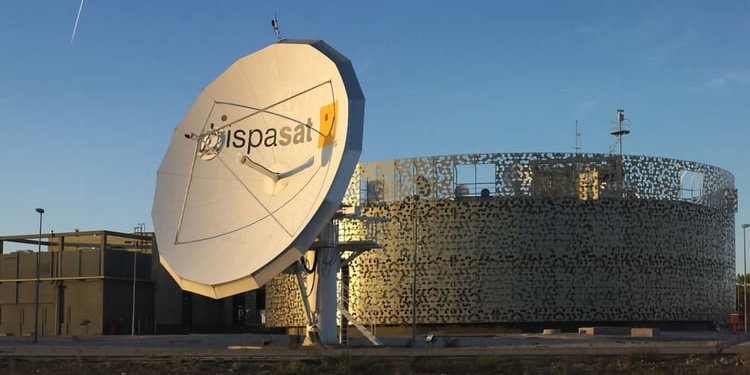 Hispasat gana casi 47 millones en 2022 y estudia más compras