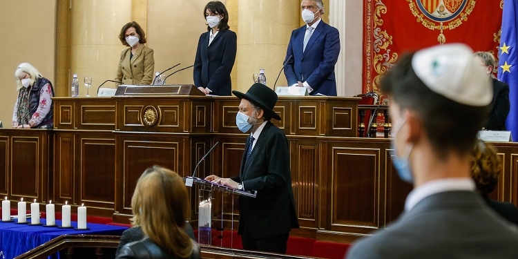 Carmen Calvo en el Día del Holocausto: “El olvido es un delito contra las víctimas”