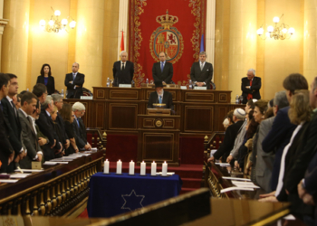 Margallo pide reflexionar para no repetir errores como el Holocausto