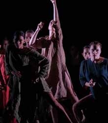 El Instituto Francés presenta dos espectáculos de danza, ‘Holón’ y ‘Glunje’