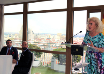 La nobleza asturiana condecora a las embajadoras de Polonia y Luxemburgo