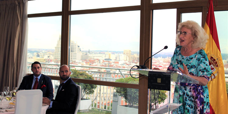 La nobleza asturiana condecora a las embajadoras de Polonia y Luxemburgo