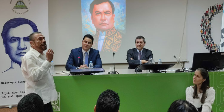 Homenaje de la Embajada de Nicaragua al diplomático y poeta Rubén Darío