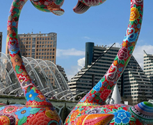 El artista taiwanés Hung Yi exhibe su ‘galaxia’ de animales en Valencia