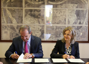 Firma entre Hungría y la SEGIB para becas en Iberoamérica