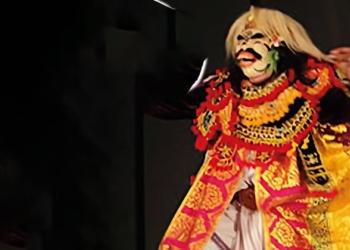 El maestro I Wayan Bawa exhibe la danza-teatro balinesa en la Embajada de Indonesia