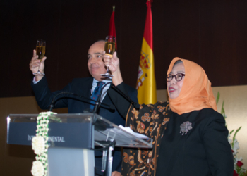 España se compromete a trabajar con Indonesia en su desarrollo turístico