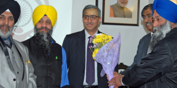 El nuevo embajador de la India anuncia programas sociales para residentes en España