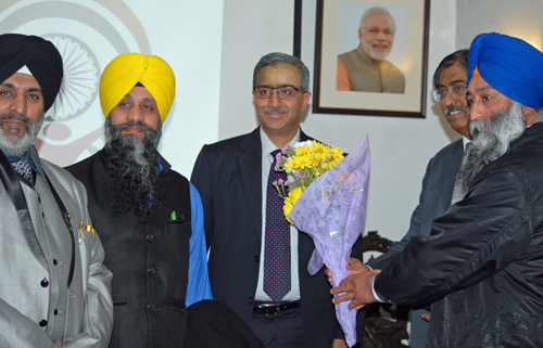 El nuevo embajador de la India anuncia programas sociales para residentes en España