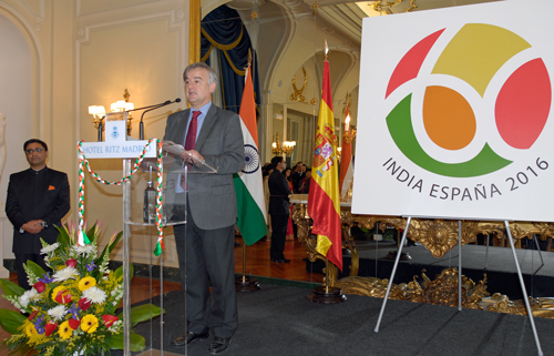 España y la India se proponen intensificar sus relaciones bilaterales en 2016
