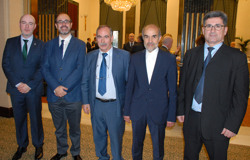 Empresarios y académicos en el aniversario de la Revolución de Irán