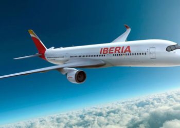 Bruselas da seis meses más a Iberia para cumplir las reglas que permitan volar en la UE tras el Brexit
