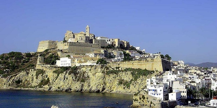 Reino Unido incluye a Baleares en su lista verde, pero excluye al resto de España