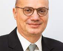 Conferencia del ministro de Exteriores de Albania en la Escuela Diplomática