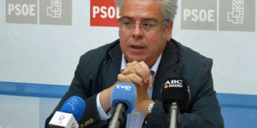 El PSOE, único grupo que cambia a su portavoz en la Comisión de Exteriores