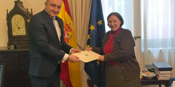 El nuevo embajador de Georgia presenta sus Copias de Estilo